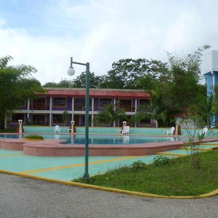 Hotel Debliz Xpujil Exterior photo