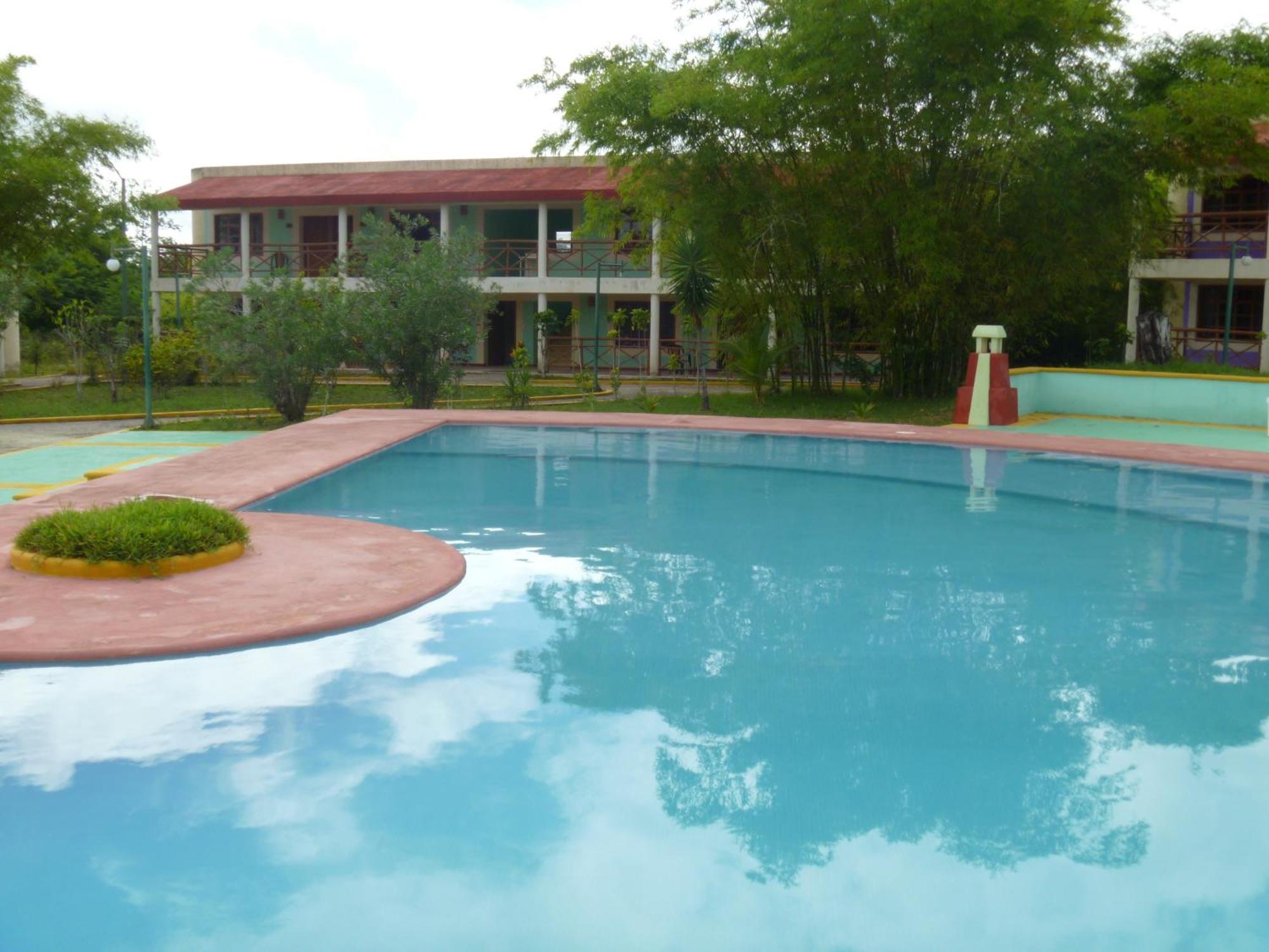Hotel Debliz Xpujil Exterior photo