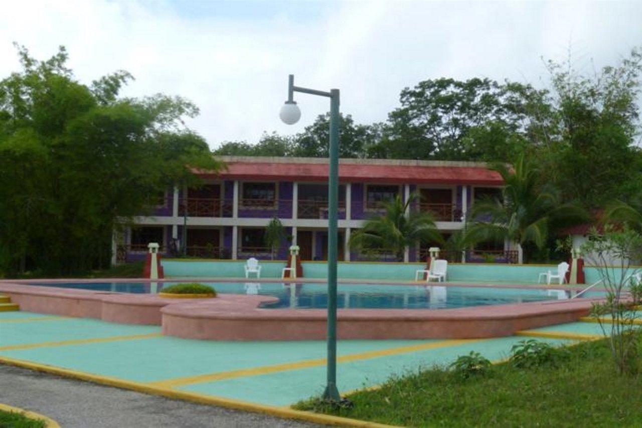Hotel Debliz Xpujil Exterior photo