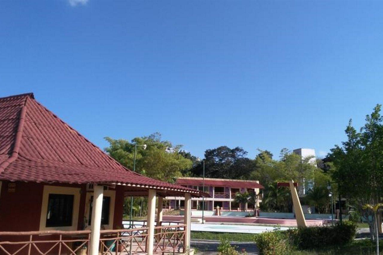 Hotel Debliz Xpujil Exterior photo