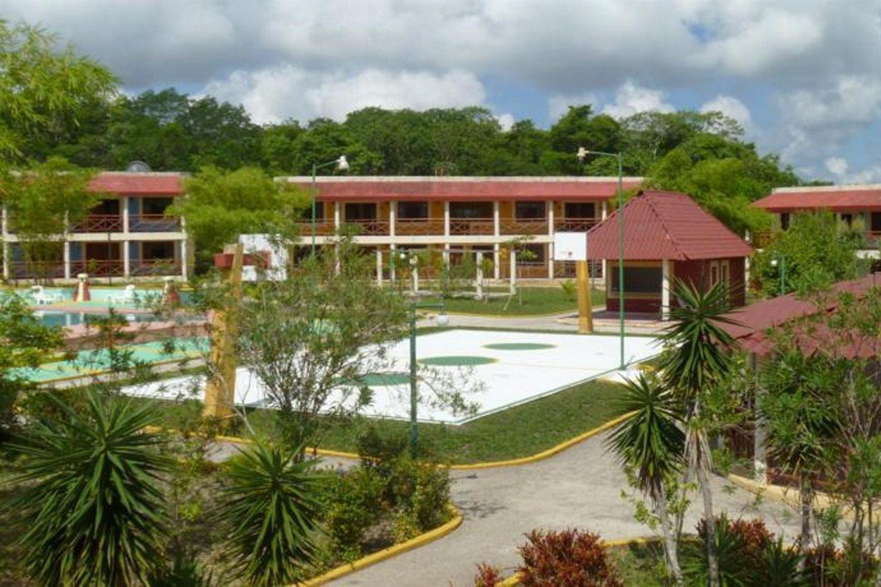 Hotel Debliz Xpujil Exterior photo